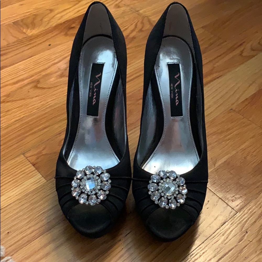 Nina peep toe pumps